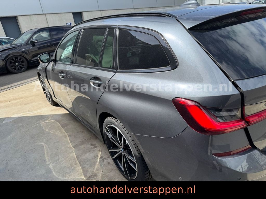 BMW 330e 185KW Plug in M Sport Panorama Laser