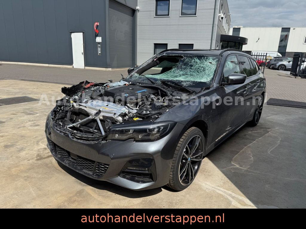 BMW 330e 185KW Plug in M Sport Panorama Laser