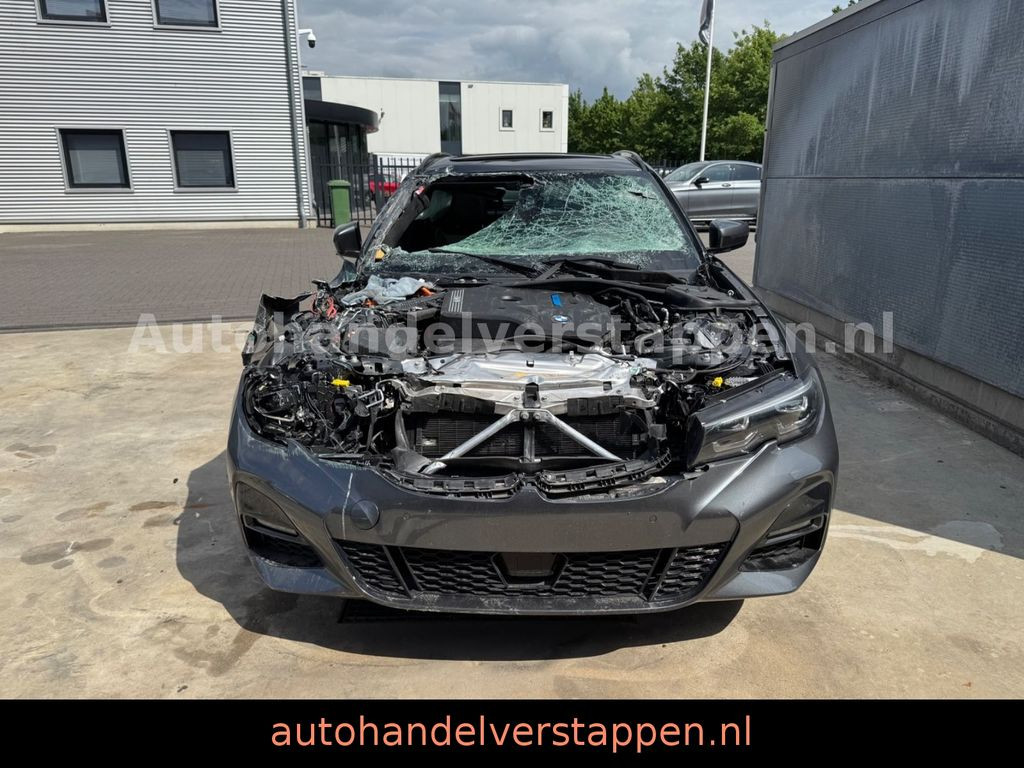 BMW 330e 185KW Plug in M Sport Panorama Laser