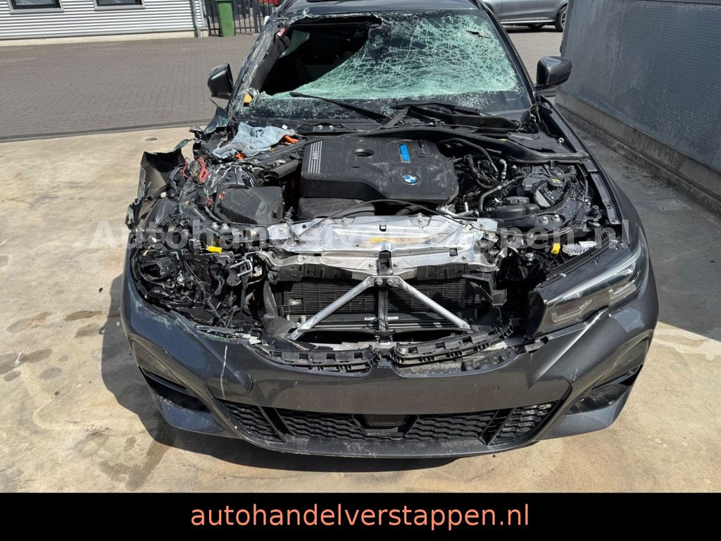 BMW 330e 185KW Plug in M Sport Panorama Laser
