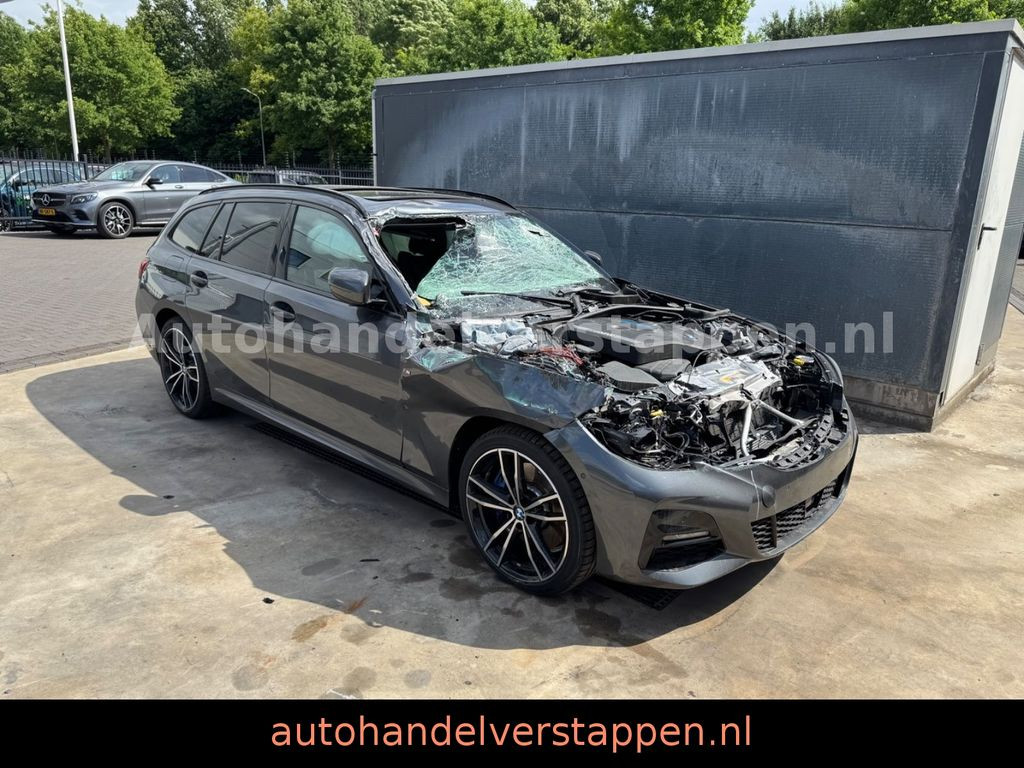 BMW 330e 185KW Plug in M Sport Panorama Laser