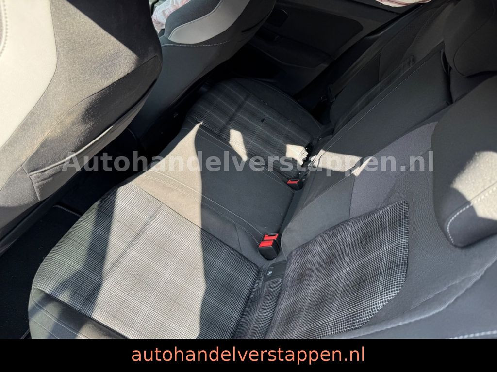 Volkswagen Golf VIII Lim. GTD 200PS Pano Black Style Harman