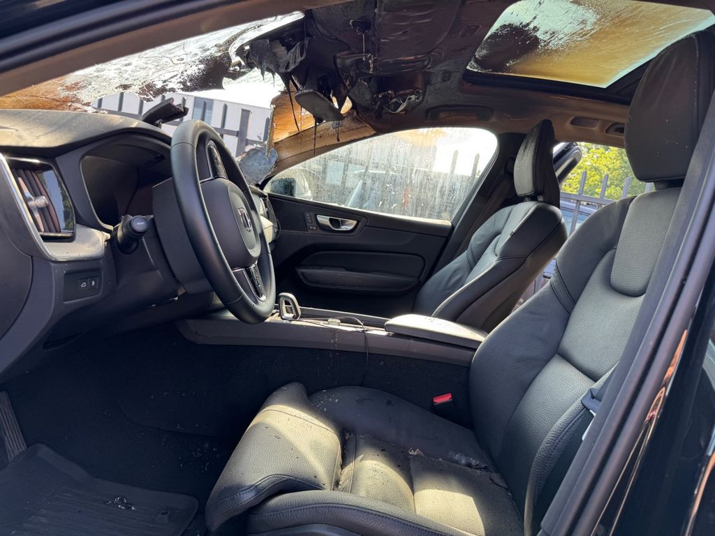 Volvo XC 60 T6 Plus Dark Recharge Plug-In Hybrid AWD