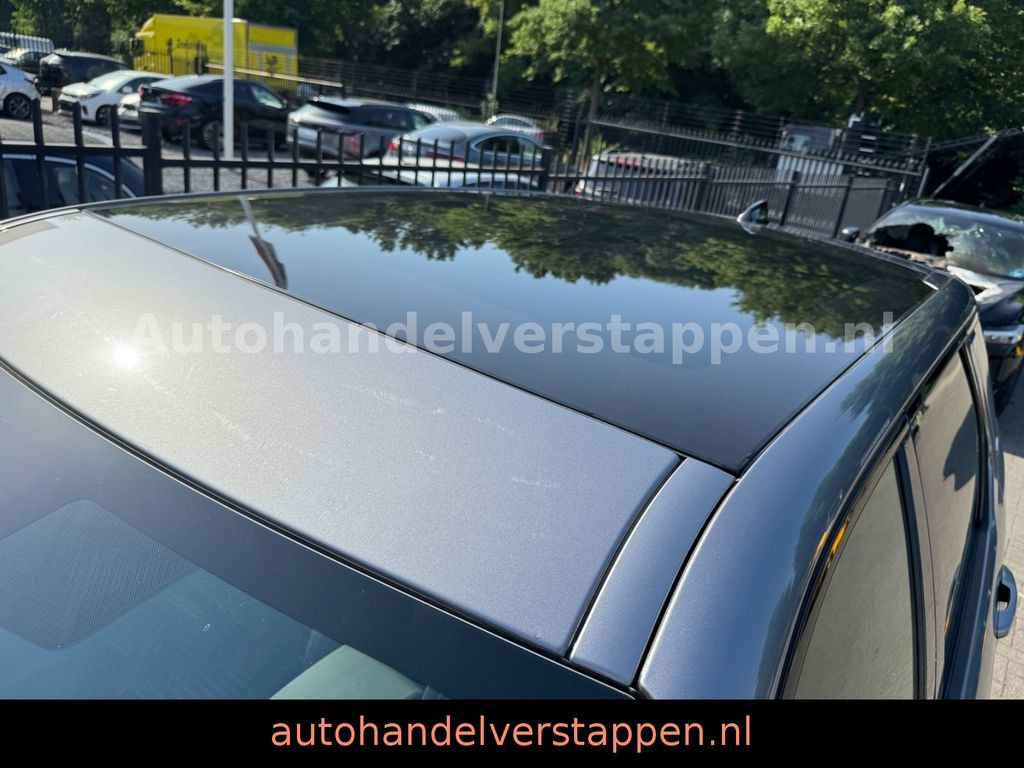 Land Rover Discovery Sport R-Dynamic S Leder Navi Panorama