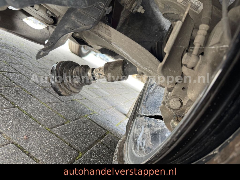 Land Rover Discovery Sport D165 R-Dynamic S AWD Panorama