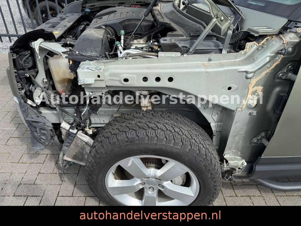Land Rover Defender 90 P400 First Edition Run Roof