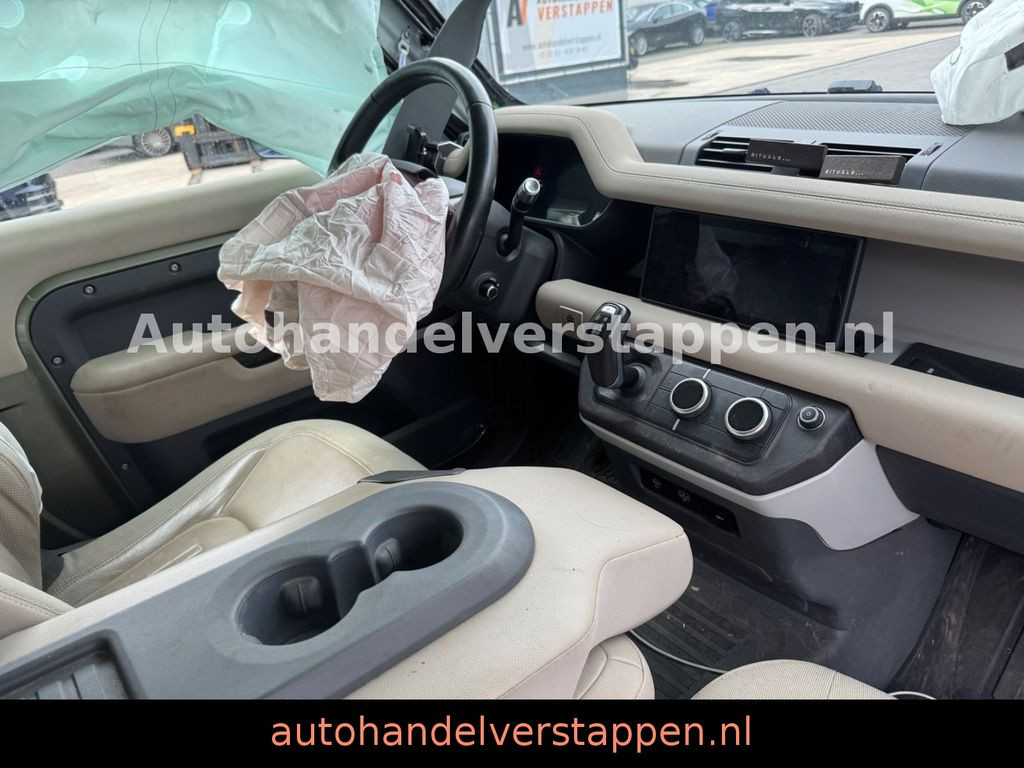 Land Rover Defender 90 P400 First Edition Run Roof
