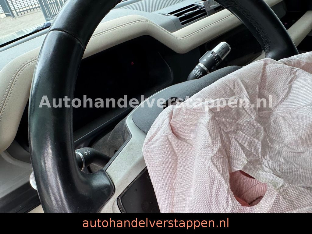 Land Rover Defender 90 P400 First Edition Run Roof