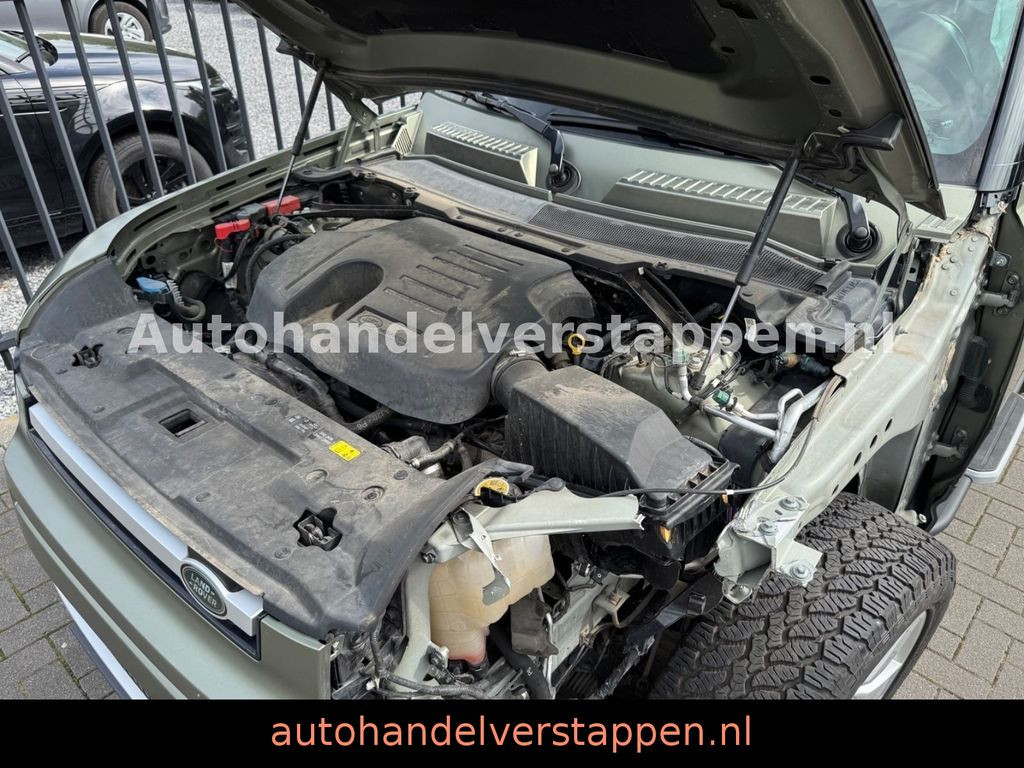 Land Rover Defender 90 P400 First Edition Run Roof