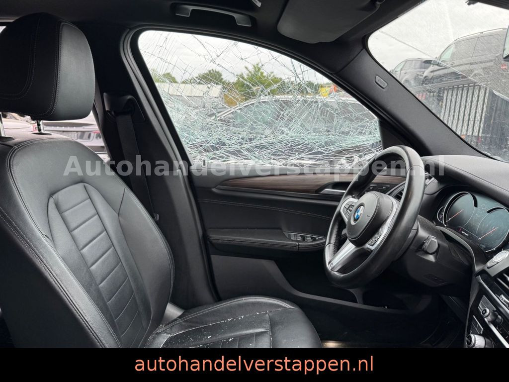 BMW X3 xDrive 30 i Luxury Line Harman 185KW