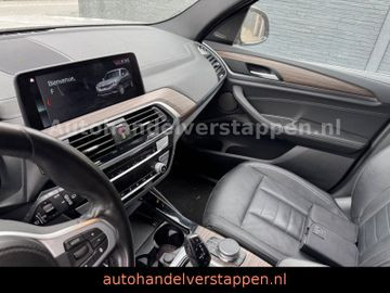 BMW X3 xDrive 30 i Luxury Line Harman 185KW