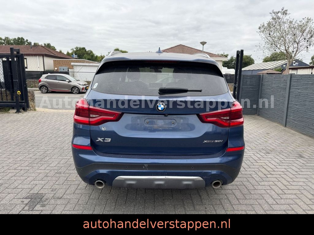 BMW X3 xDrive 30 i Luxury Line Harman 185KW