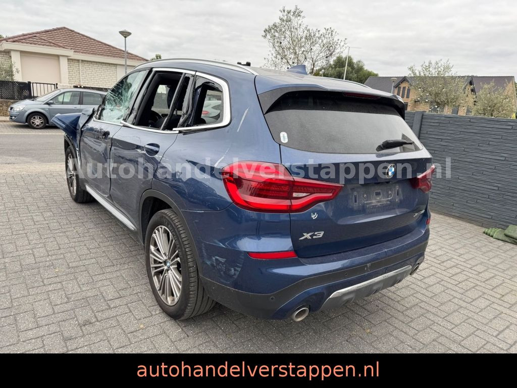 BMW X3 xDrive 30 i Luxury Line Harman 185KW