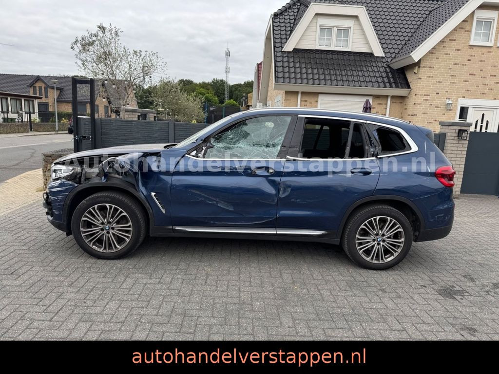 BMW X3 xDrive 30 i Luxury Line Harman 185KW