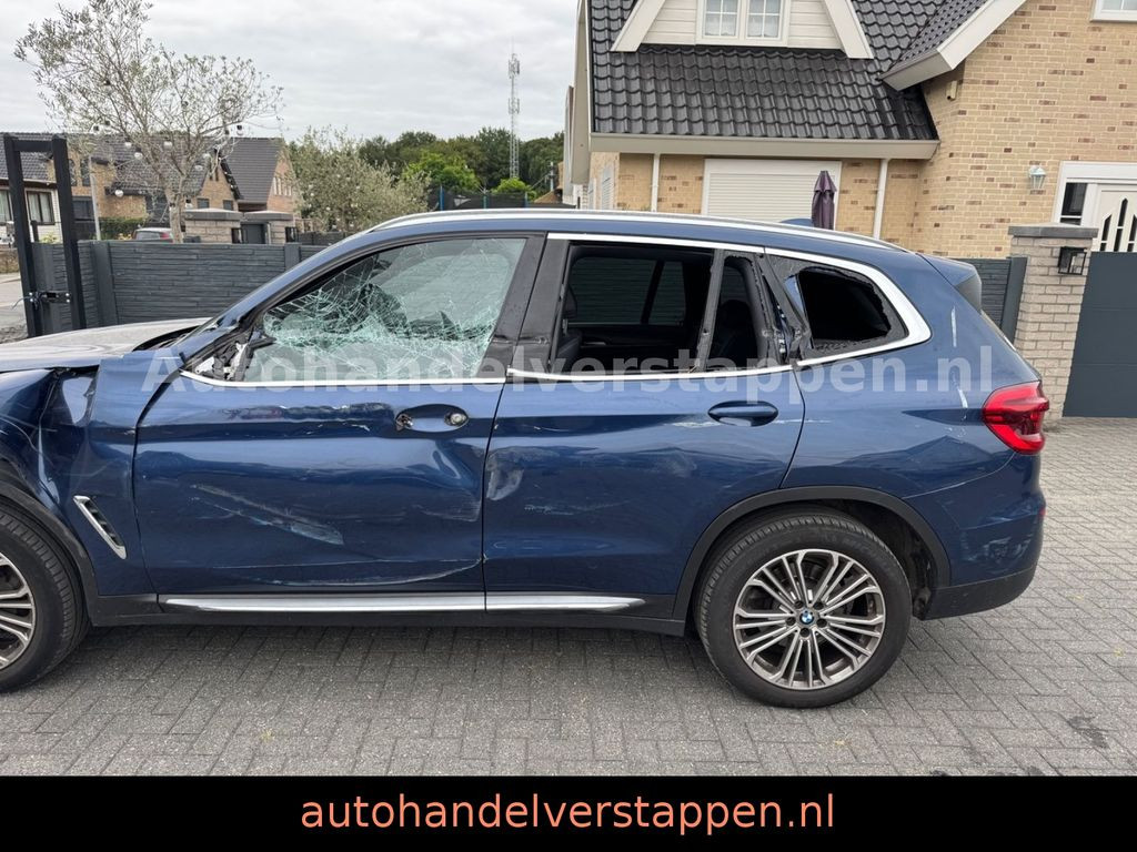 BMW X3 xDrive 30 i Luxury Line Harman 185KW